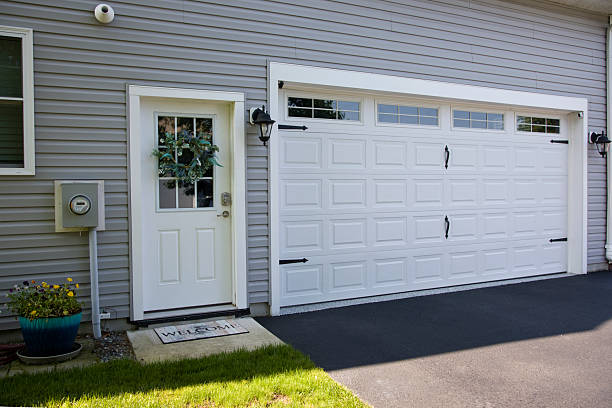 24/7 Emergency Garage Door Panel Replacement experts in Cross City, FL